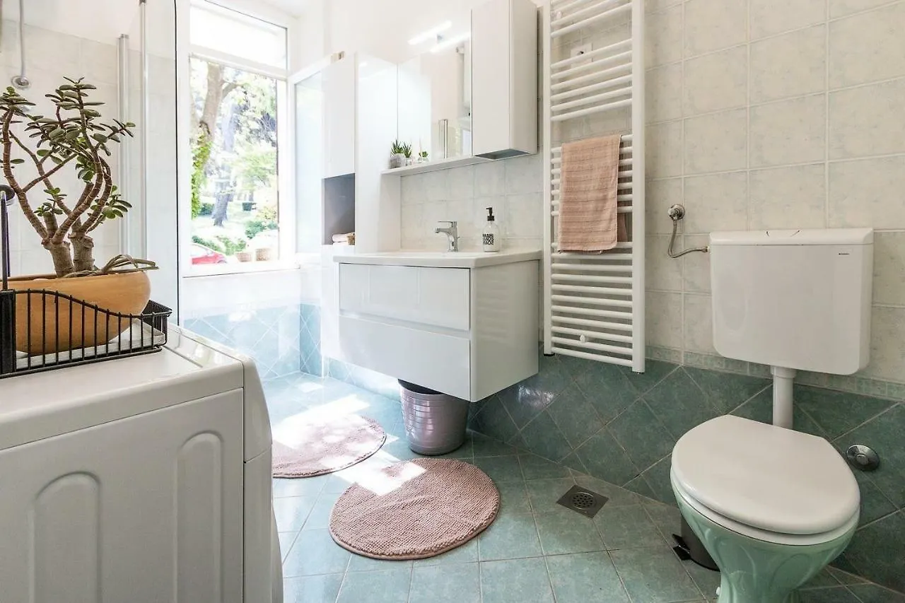 *** Lounge Terrace Apartment With The Harbour View / City Centre *** プーラ