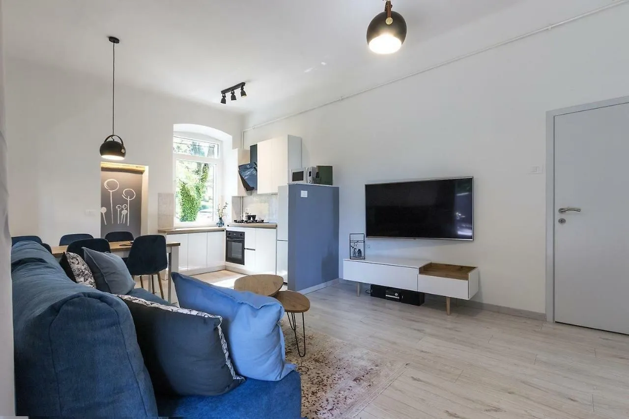 *** Lounge Terrace Apartment With The Harbour View / City Centre *** プーラ