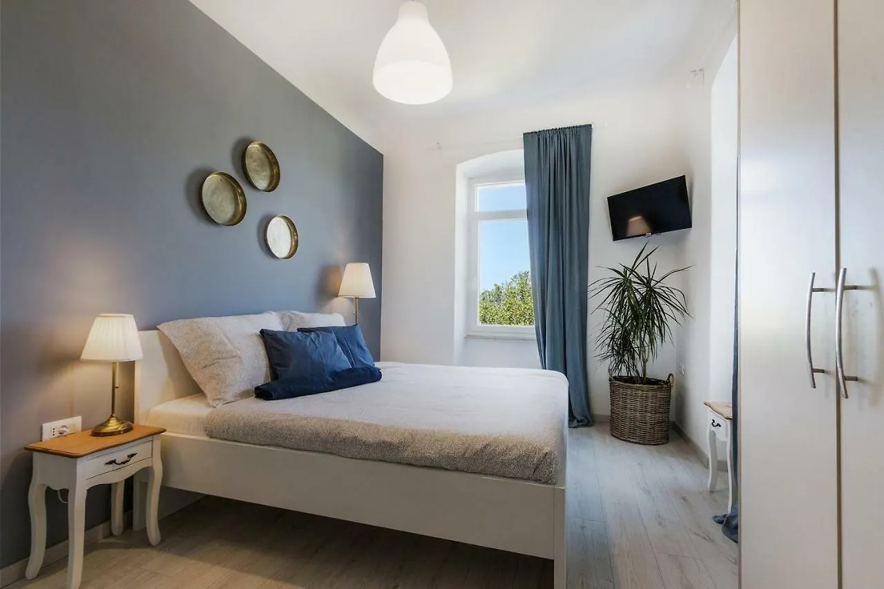 *** Lounge Terrace Apartment With The Harbour View / City Centre *** プーラ
