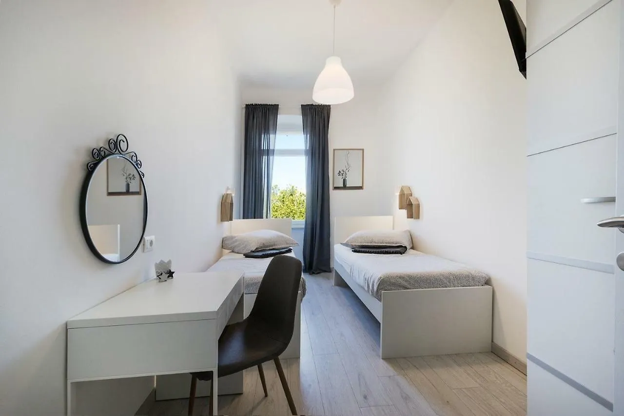 *** Lounge Terrace Apartment With The Harbour View / City Centre *** プーラ