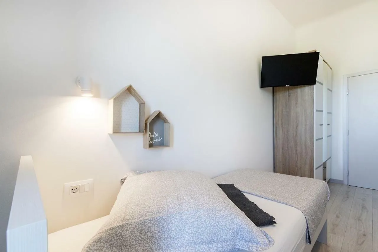*** Lounge Terrace Apartment With The Harbour View / City Centre *** プーラ